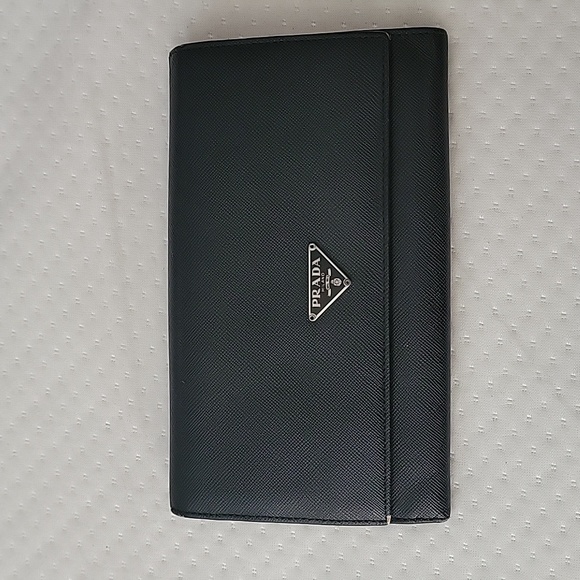 Prada black leather wallet - Picture 1 of 15